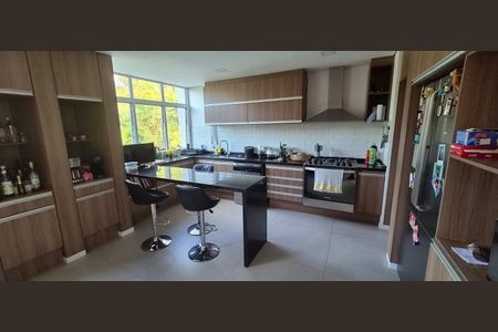 Cozinha de casa de condomínio à venda com 4 quartos, 300m² em Suru, Barueri