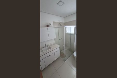 Casa de condomínio para alugar com 300m², 4 quartos e 2 vagas Casa de condomínio para alugar com 300m², 4 quartos e 2 vagasBanheiro