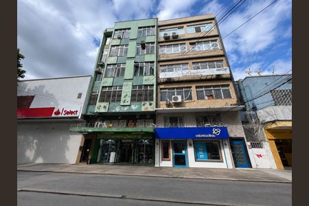 Apartamento para alugar com 66m², 2 quartos e sem vagaFachada do Prédio