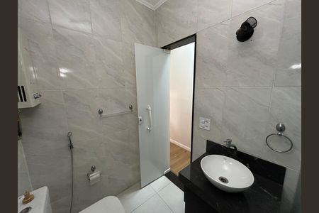 Apartamento para alugar com 66m², 2 quartos e sem vagaBanheiro