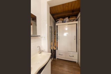 Casa de condomínio à venda com 75m², 2 quartos e 1 vagaBanheiro da Suíte