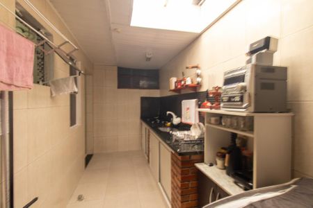 Casa de condomínio à venda com 75m², 2 quartos e 1 vagaÁrea de Serviço