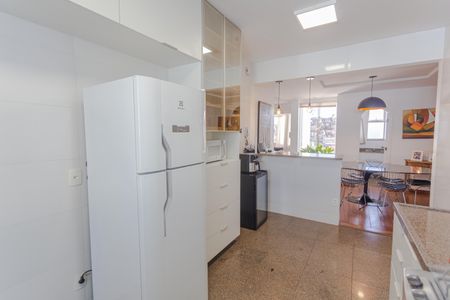 Apartamento para alugar com 143m², 4 quartos e 2 vagas Apartamento para alugar com 143m², 4 quartos e 2 vagasCozinha