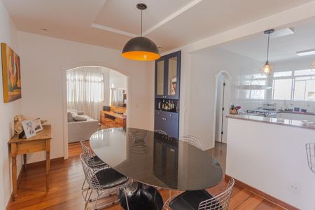 Apartamento para alugar com 143m², 4 quartos e 2 vagas Apartamento para alugar com 143m², 4 quartos e 2 vagasCopa