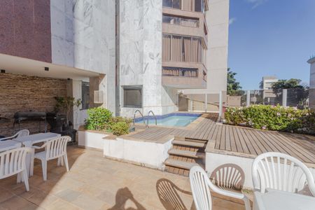 Apartamento para alugar com 143m², 4 quartos e 2 vagas Apartamento para alugar com 143m², 4 quartos e 2 vagasÁrea comum - Piscina/Churrasqueira