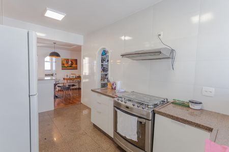 Apartamento para alugar com 143m², 4 quartos e 2 vagas Apartamento para alugar com 143m², 4 quartos e 2 vagasCozinha