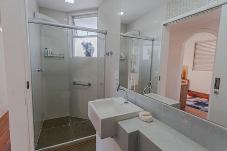 Apartamento para alugar com 143m², 4 quartos e 2 vagas Apartamento para alugar com 143m², 4 quartos e 2 vagasBanheiro Social