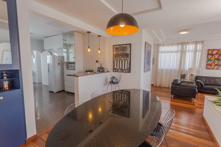 Apartamento para alugar com 143m², 4 quartos e 2 vagas Apartamento para alugar com 143m², 4 quartos e 2 vagasCopa