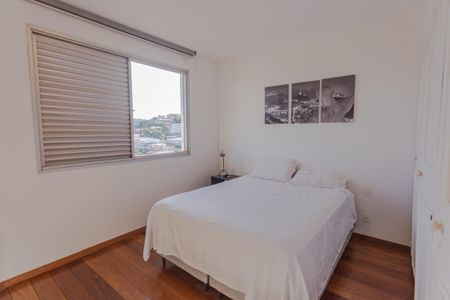 Apartamento para alugar com 143m², 4 quartos e 2 vagas Apartamento para alugar com 143m², 4 quartos e 2 vagasSuíte