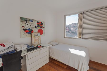 Apartamento para alugar com 143m², 4 quartos e 2 vagas Apartamento para alugar com 143m², 4 quartos e 2 vagasQuarto 4