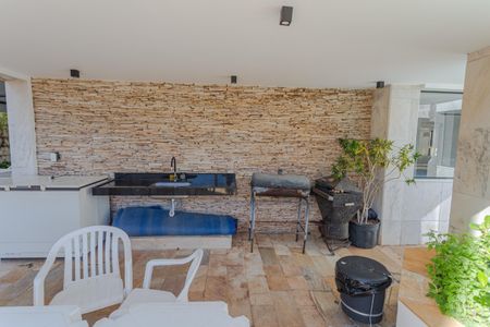 Apartamento para alugar com 143m², 4 quartos e 2 vagas Apartamento para alugar com 143m², 4 quartos e 2 vagasÁrea comum - Piscina/Churrasqueira