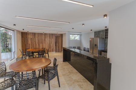 Apartamento para alugar com 143m², 4 quartos e 2 vagas Apartamento para alugar com 143m², 4 quartos e 2 vagasÁrea comum - Salão de festas