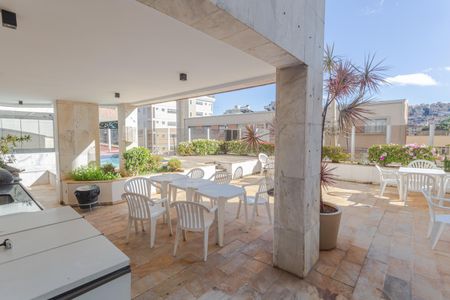 Apartamento para alugar com 143m², 4 quartos e 2 vagas Apartamento para alugar com 143m², 4 quartos e 2 vagasÁrea comum - Piscina/Churrasqueira