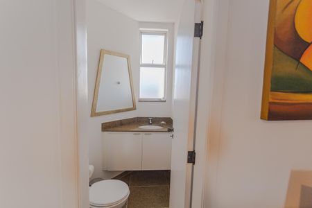 Apartamento para alugar com 143m², 4 quartos e 2 vagas Apartamento para alugar com 143m², 4 quartos e 2 vagasLavabo na Copa