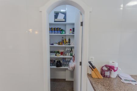 Apartamento para alugar com 143m², 4 quartos e 2 vagas Apartamento para alugar com 143m², 4 quartos e 2 vagasDespensa da Cozinha