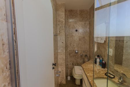 Apartamento para alugar com 143m², 4 quartos e 2 vagas Apartamento para alugar com 143m², 4 quartos e 2 vagasBanheiro da Suíte