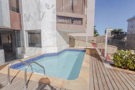Apartamento para alugar com 143m², 4 quartos e 2 vagas Apartamento para alugar com 143m², 4 quartos e 2 vagasÁrea comum - Piscina/Churrasqueira
