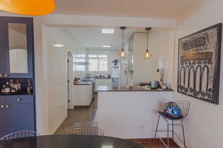 Apartamento para alugar com 143m², 4 quartos e 2 vagas Apartamento para alugar com 143m², 4 quartos e 2 vagasCozinha