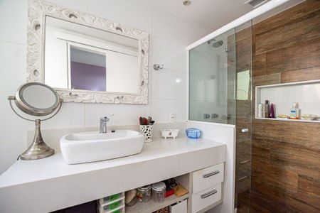 Casa à venda com 360m², 5 quartos e 2 vagas