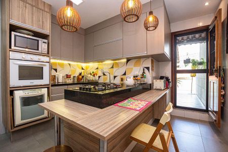 Casa à venda com 360m², 5 quartos e 2 vagas