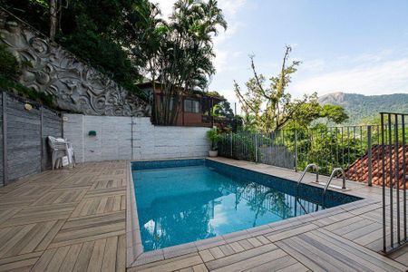 Casa à venda com 360m², 5 quartos e 2 vagas