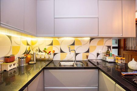 Casa à venda com 360m², 5 quartos e 2 vagas