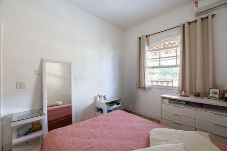 Casa à venda com 360m², 5 quartos e 2 vagas