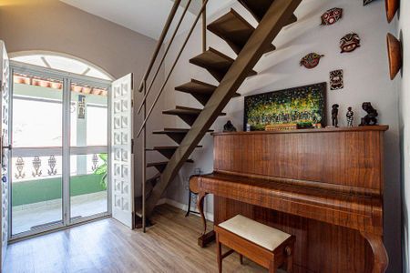 Casa à venda com 360m², 5 quartos e 2 vagas