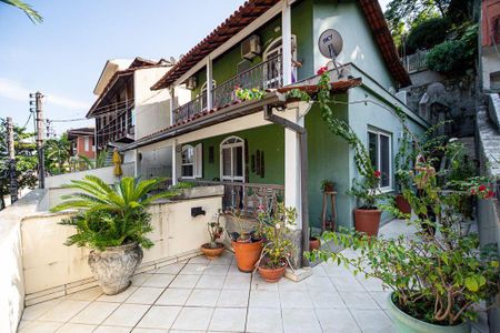Casa à venda com 360m², 5 quartos e 2 vagas