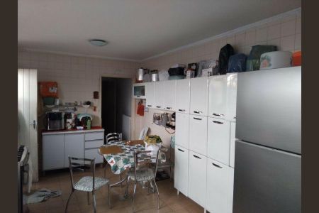 Casa à venda com 3 quartos, 174m² em Vila Palmares, Santo André