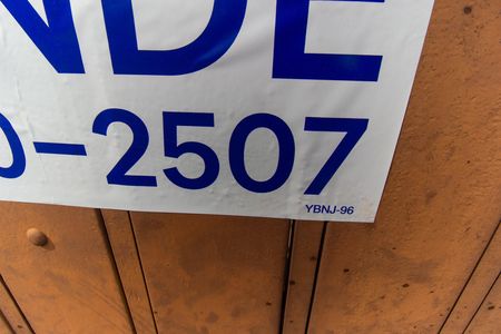 Casa à venda com 98m², 3 quartos e 2 vagasplaquinha