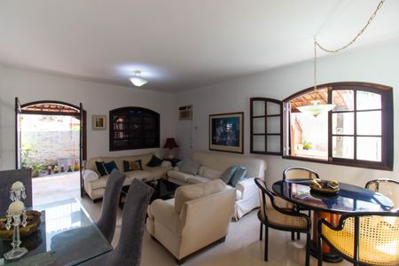 Sala de casa à venda com 3 quartos, 98m² em Largo da Batalha, Niterói