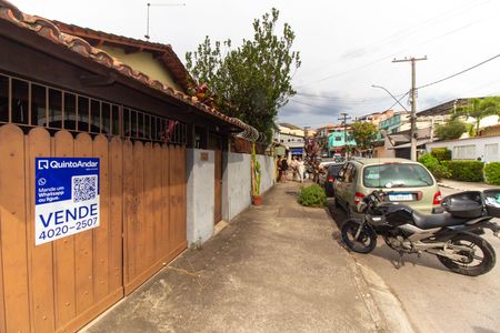 Casa à venda com 98m², 3 quartos e 2 vagasplaquinha
