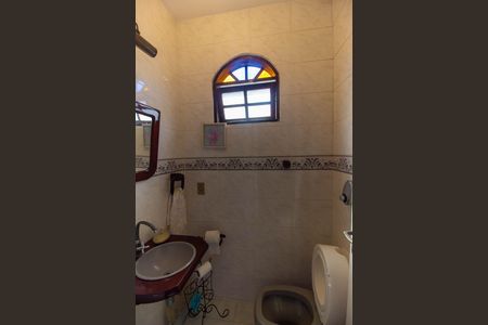 Casa à venda com 98m², 3 quartos e 2 vagasLavabo