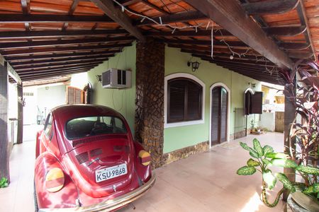 Casa à venda com 98m², 3 quartos e 2 vagasÁrea externa
