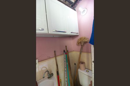 Casa à venda com 98m², 3 quartos e 2 vagasBanheiro de serviço