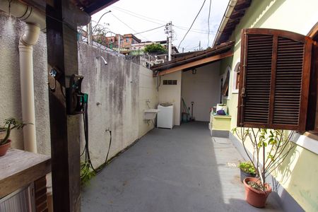 Casa à venda com 98m², 3 quartos e 2 vagasÁrea externa