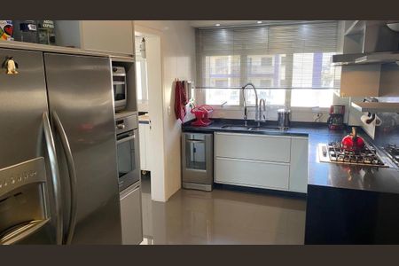 Apartamento à venda com 206m², 3 quartos e 3 vagas