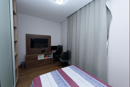 Casa à venda com 600m², 3 quartos e 4 vagas Casa à venda com 600m², 3 quartos e 4 vagasQuarto 2