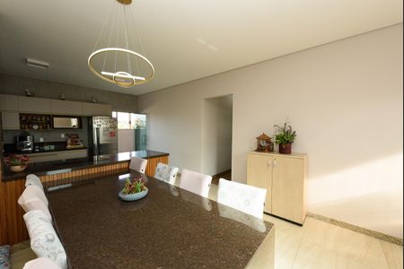 Casa à venda com 600m², 3 quartos e 4 vagas Casa à venda com 600m², 3 quartos e 4 vagasCopa