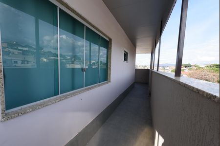 Casa à venda com 600m², 3 quartos e 4 vagas Casa à venda com 600m², 3 quartos e 4 vagasÁrea externa