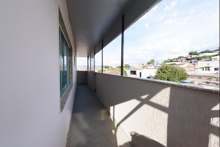 Casa à venda com 600m², 3 quartos e 4 vagas Casa à venda com 600m², 3 quartos e 4 vagasÁrea externa