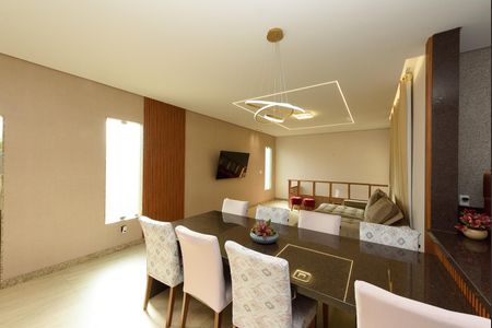 Casa à venda com 600m², 3 quartos e 4 vagas Casa à venda com 600m², 3 quartos e 4 vagasCopa