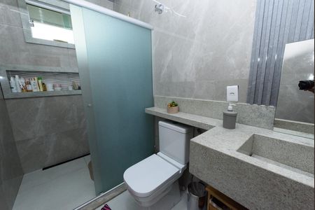 Casa à venda com 600m², 3 quartos e 4 vagas Casa à venda com 600m², 3 quartos e 4 vagasBanheiro 1