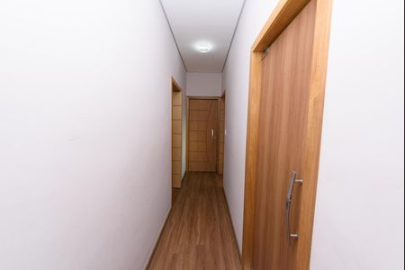 Casa à venda com 600m², 3 quartos e 4 vagas Casa à venda com 600m², 3 quartos e 4 vagasCorredor