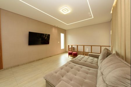 Casa à venda com 600m², 3 quartos e 4 vagas Casa à venda com 600m², 3 quartos e 4 vagasSala