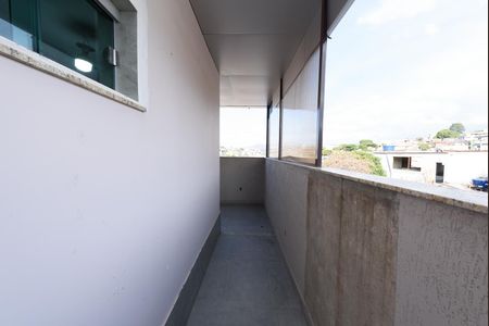 Casa à venda com 600m², 3 quartos e 4 vagas Casa à venda com 600m², 3 quartos e 4 vagasÁrea externa