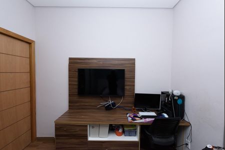 Casa à venda com 600m², 3 quartos e 4 vagas Casa à venda com 600m², 3 quartos e 4 vagasQuarto 2