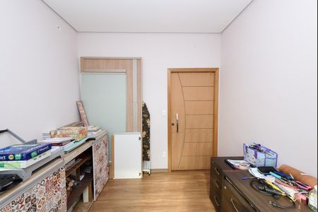 Casa à venda com 600m², 3 quartos e 4 vagas Casa à venda com 600m², 3 quartos e 4 vagasQuarto 1