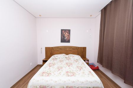 Casa à venda com 600m², 3 quartos e 4 vagas Casa à venda com 600m², 3 quartos e 4 vagasSuíte